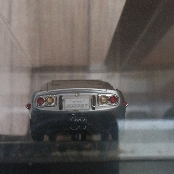 Silver Mirage Model Car - Picture 5 of 8